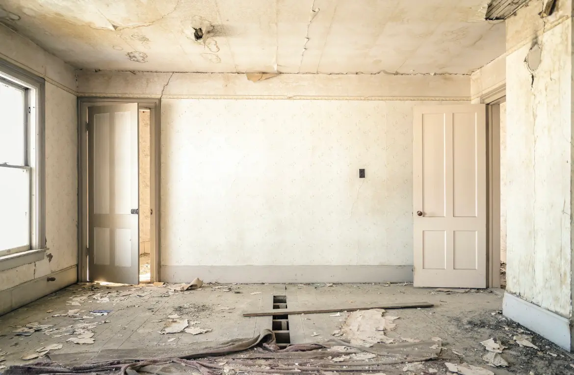 Waste disposal crew managing a cleanout project in Rockland